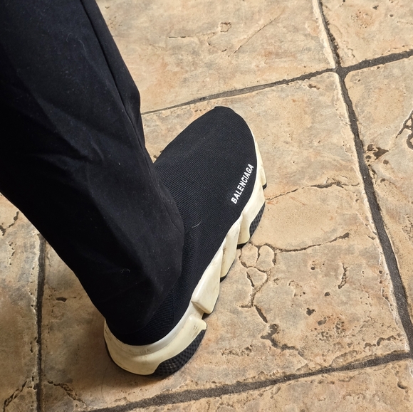 Balenciaga - Picture 8 of 16